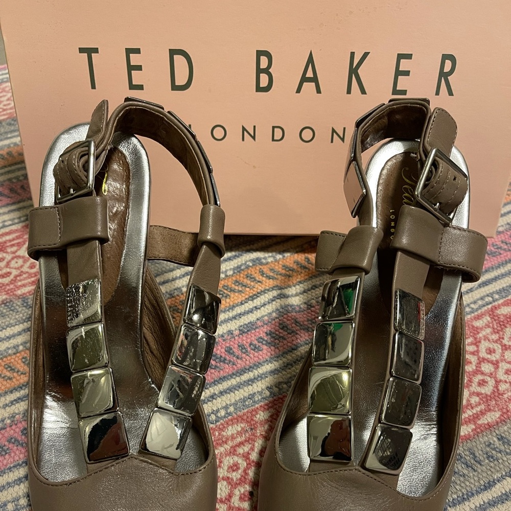 Ted baker size 8.  Excellent condition